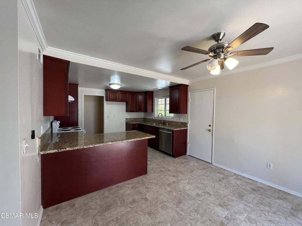 Thousand Oaks, CA 91320,1287 Knollwood DR