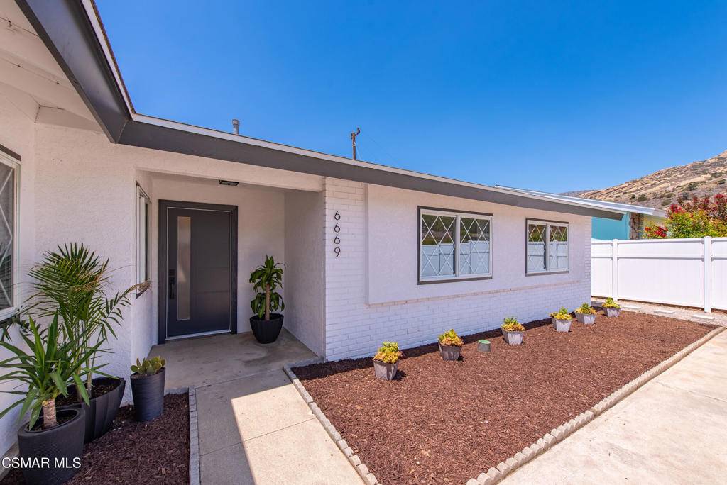 Simi Valley, CA 93063,6669 Charing ST