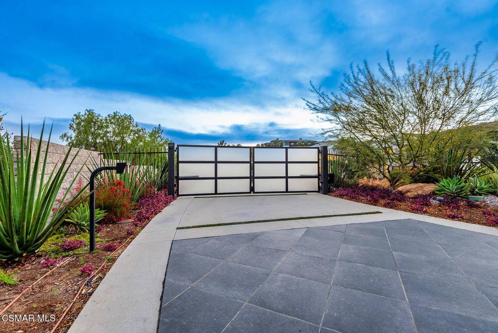 Thousand Oaks, CA 91362,2111 High Knoll CIR