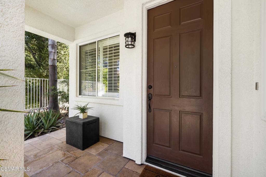 Thousand Oaks, CA 91362,3206 Clarita CT