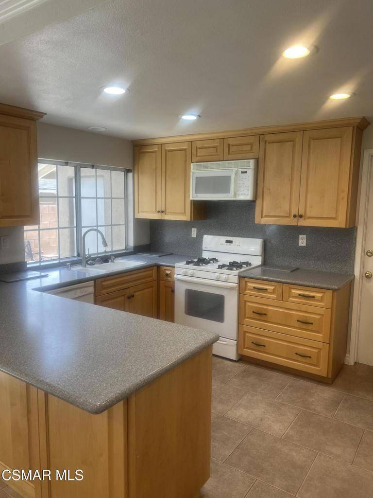 Simi Valley, CA 93065,1592 Earl AVE