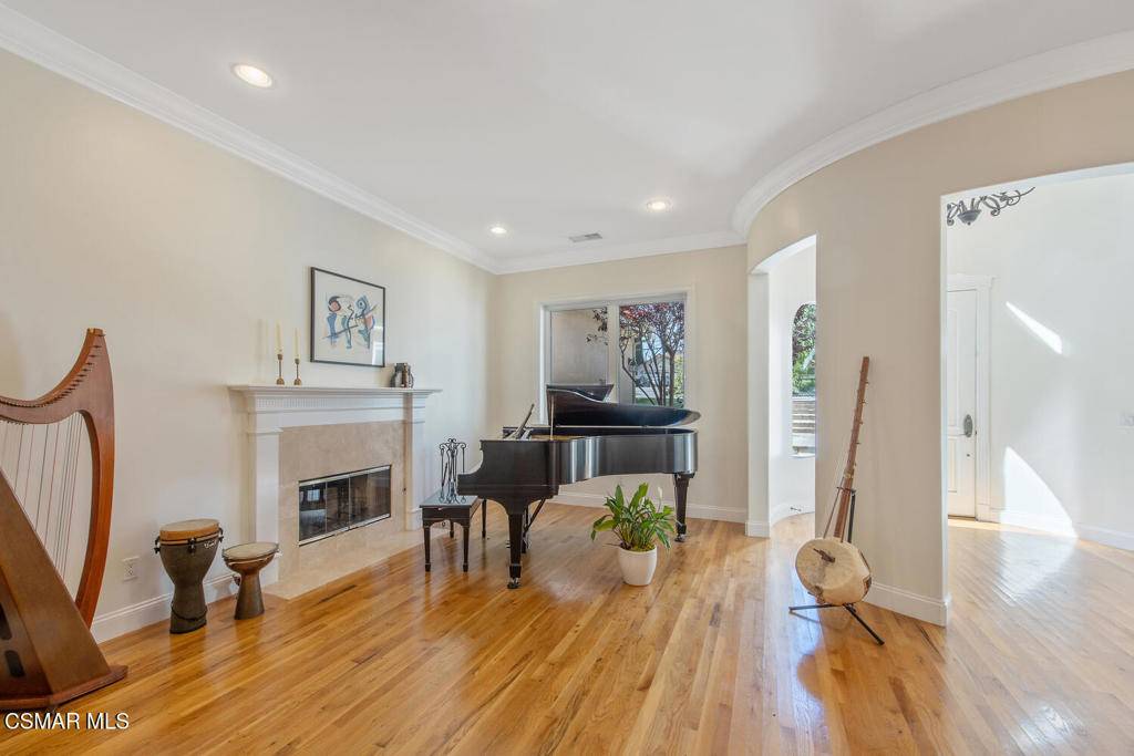 Thousand Oaks, CA 91360,758 Camino Dos Rios