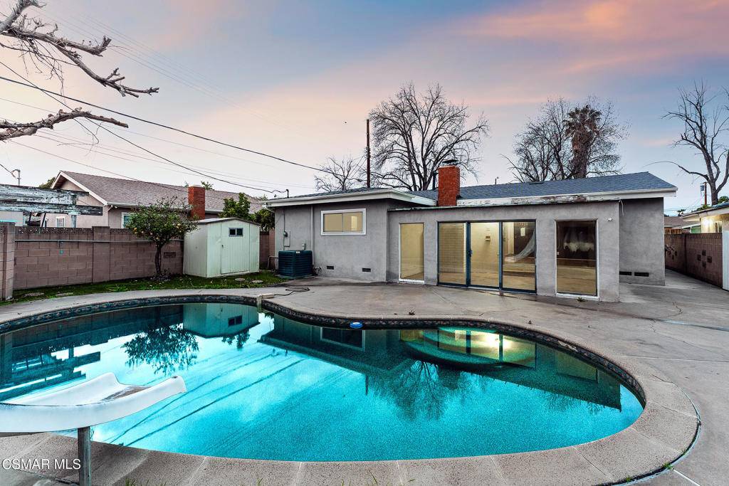 Winnetka, CA 91306,19844 Hemmingway ST