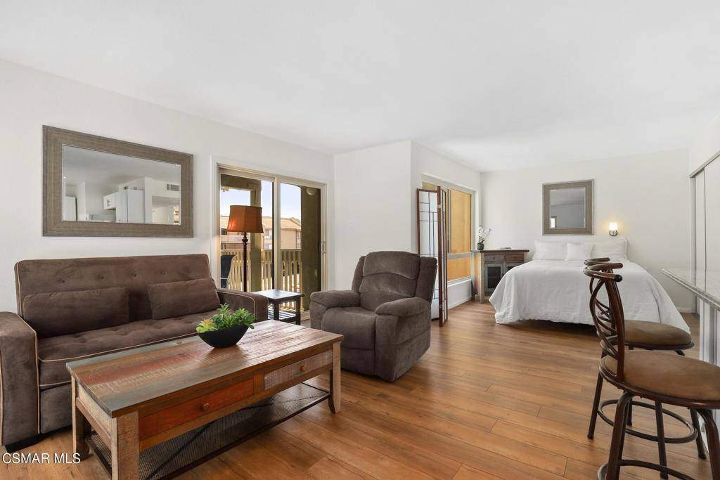Thousand Oaks, CA 91360,351 Chestnut Hill CT #26