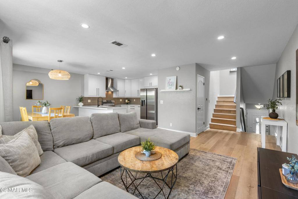 Agoura Hills, CA 91301,29725 Windsong LN