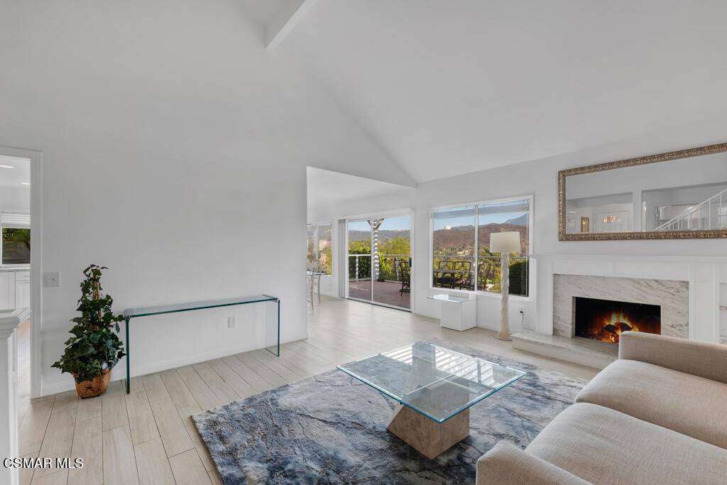 Newbury Park, CA 91320,236 Mayfield CT