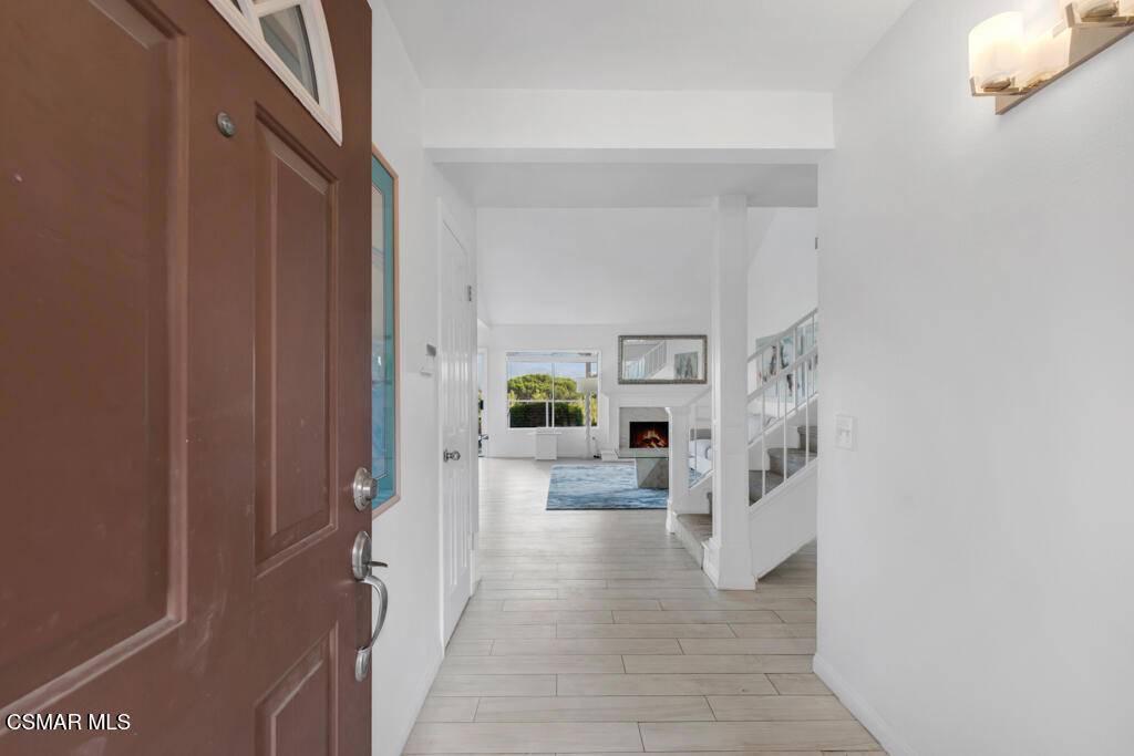 Newbury Park, CA 91320,236 Mayfield CT