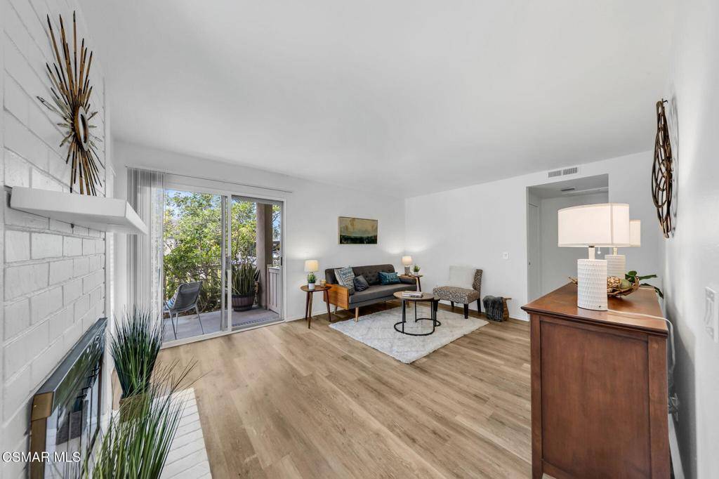 Thousand Oaks, CA 91360,224 Oakleaf DR #102