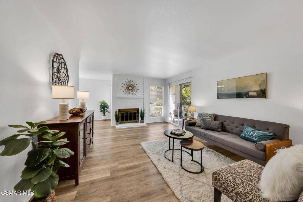 Thousand Oaks, CA 91360,224 Oakleaf DR #102