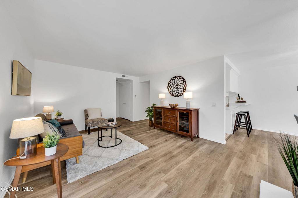 Thousand Oaks, CA 91360,224 Oakleaf DR #102