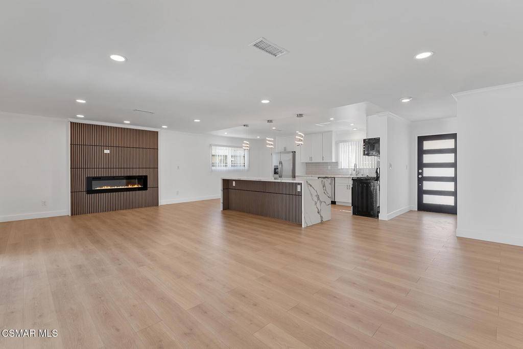 Northridge, CA 91324,9800 Geyser AVE
