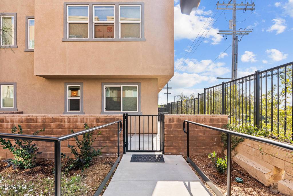 Sylmar, CA 91342,12745 Watt LN #A