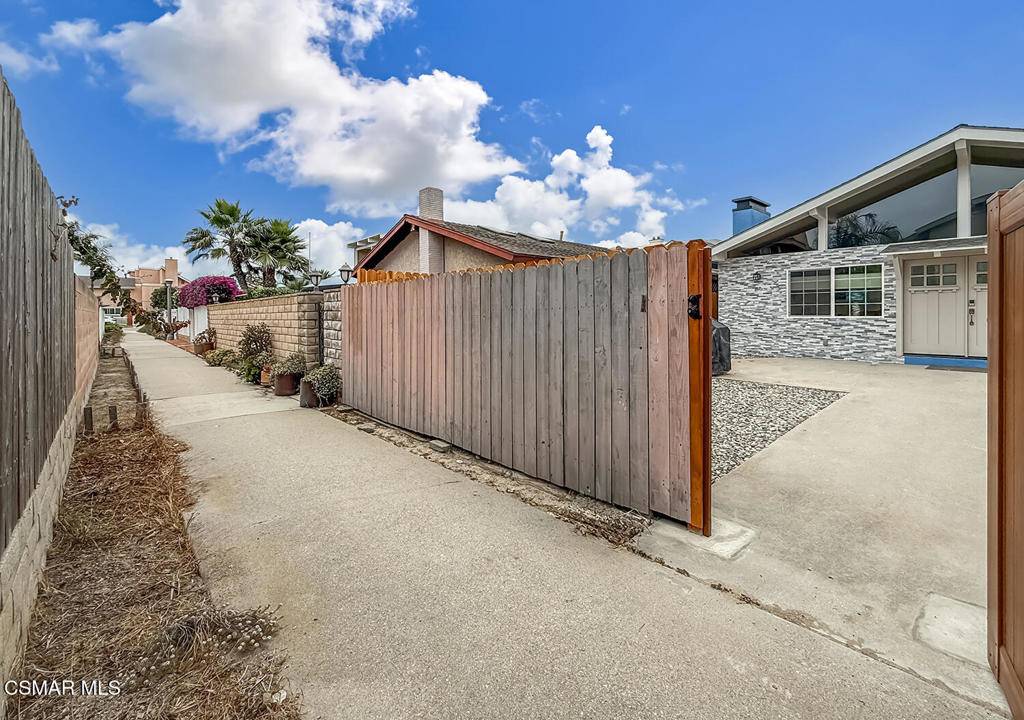 Oxnard, CA 93035,5040 Dolphin WAY
