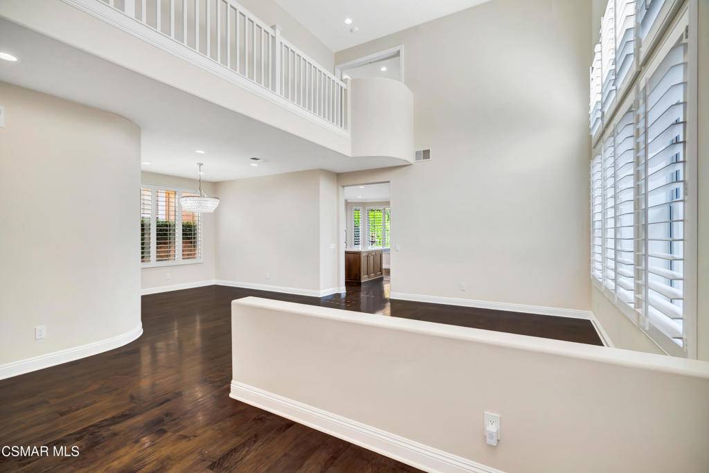 Thousand Oaks, CA 91362,3044 Ferncrest PL