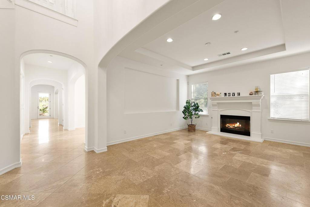 Moorpark, CA 93021,13290 Red Bird CT