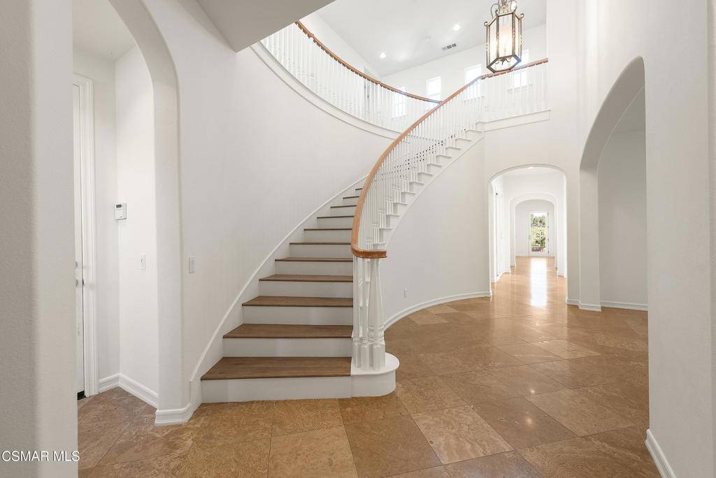Moorpark, CA 93021,13290 Red Bird CT