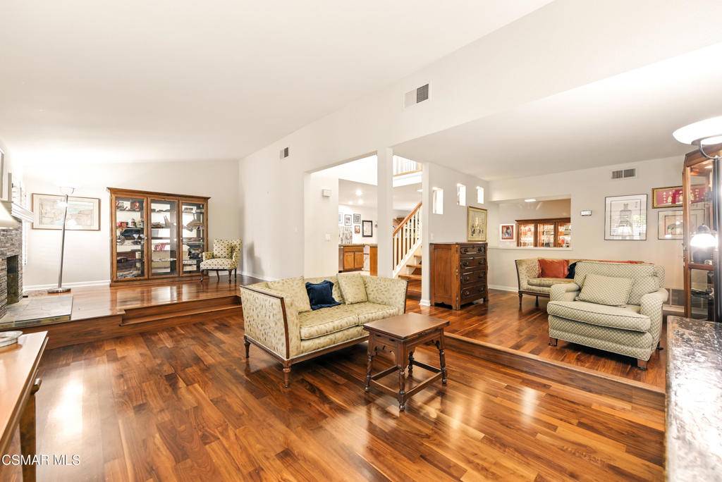 Chatsworth, CA 91311,22421 Jeffrey Mark CT #7