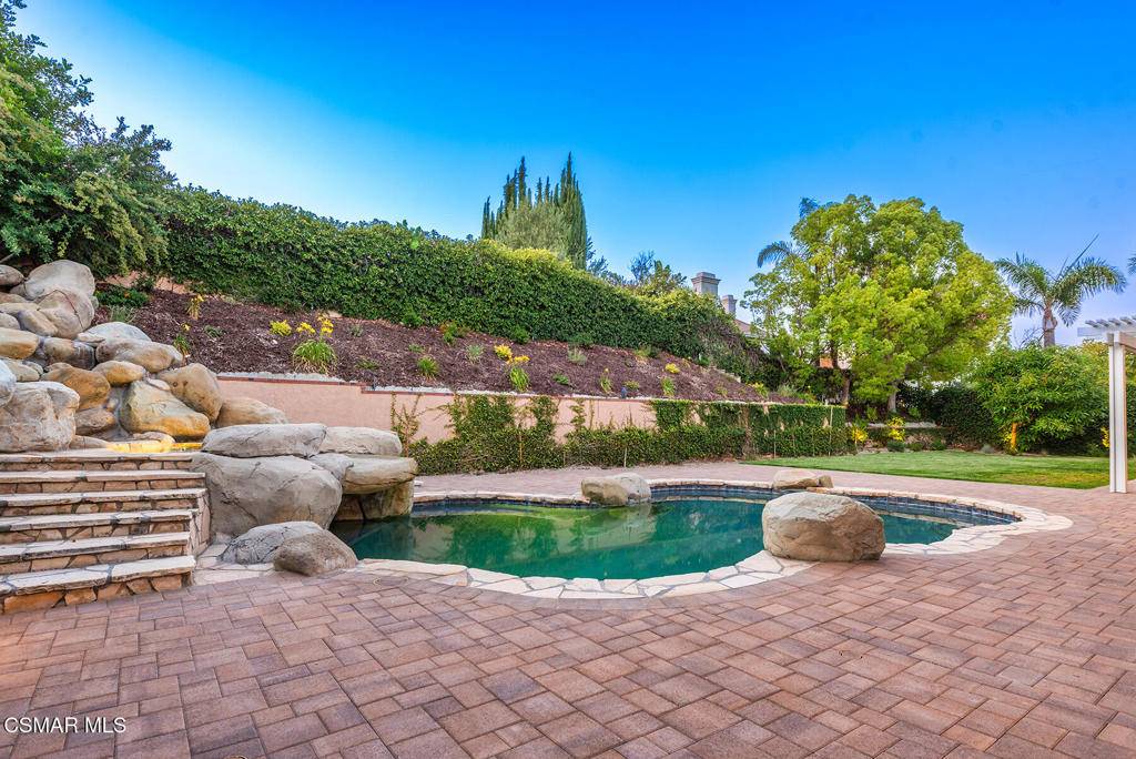 Agoura Hills, CA 91301,29621 Ridgeway DR