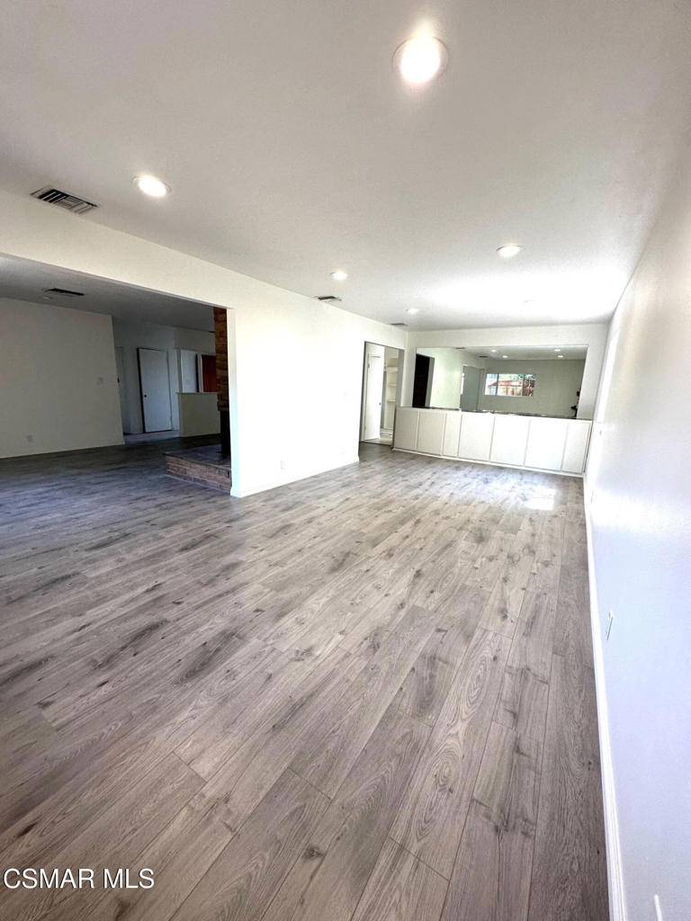Northridge, CA 91324,19101 Chase ST