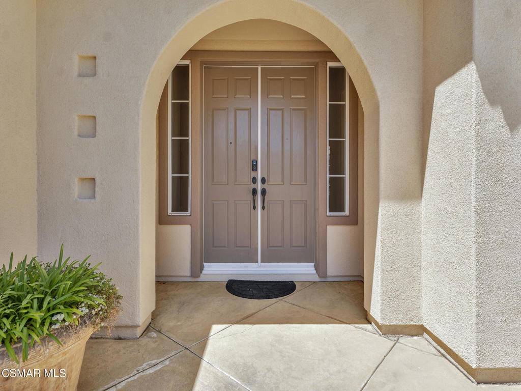 Thousand Oaks, CA 91362,3211 Cove Creek CT