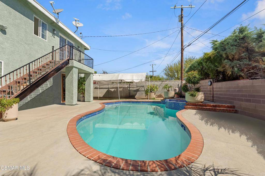 Granada Hills, CA 91344,11138 Collett AVE