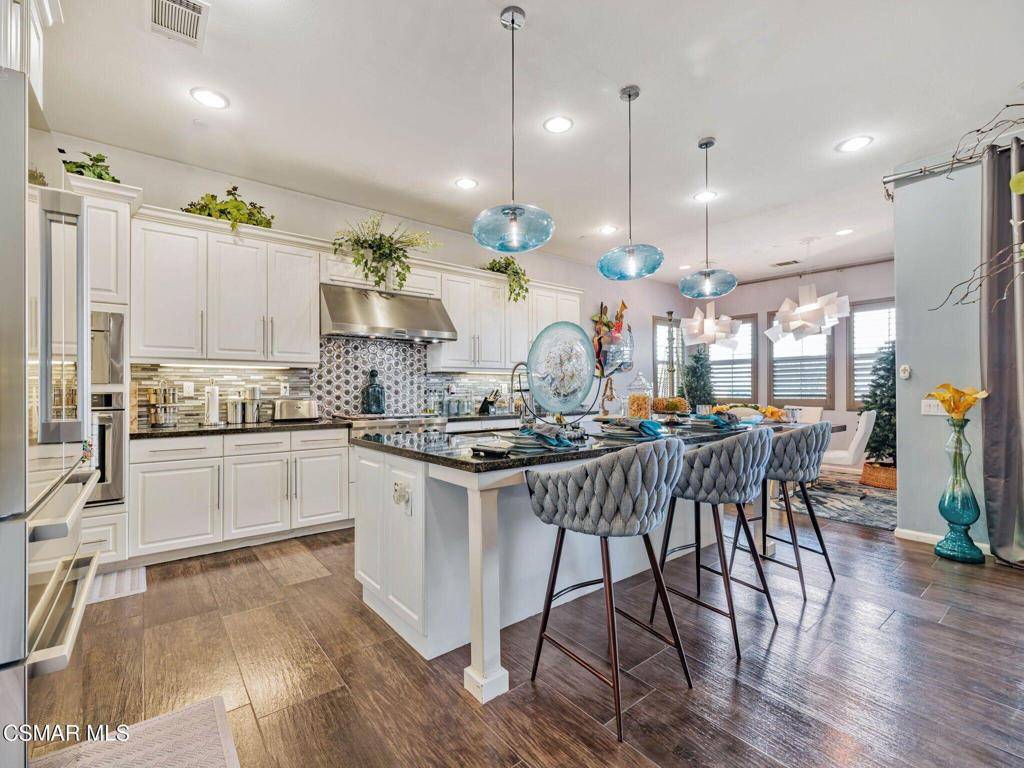 Saugus, CA 91350,27636 Camellia DR