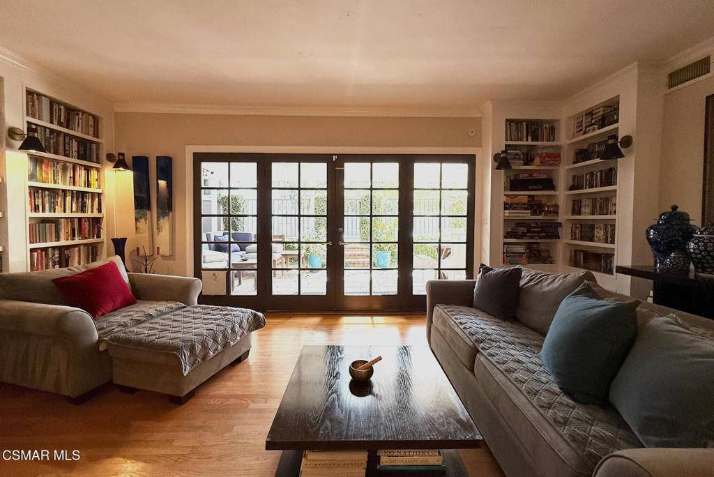Woodland Hills, CA 91364,4748 Conejo AVE