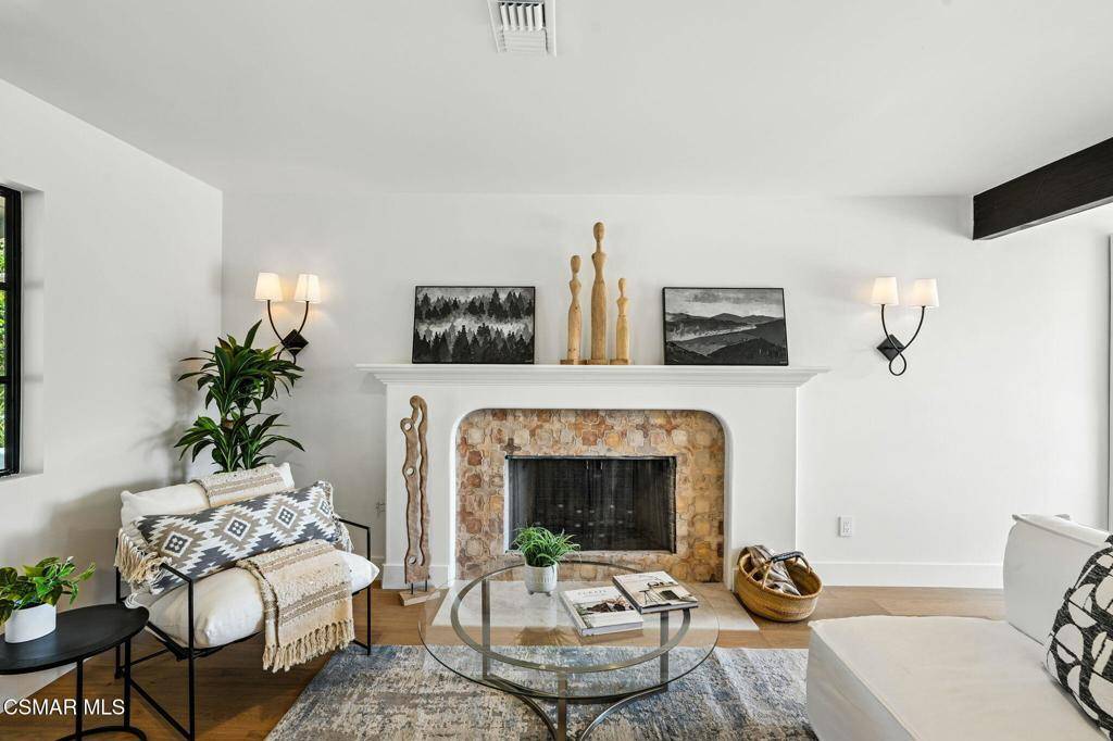Agoura Hills, CA 91301,30670 Passageway PL