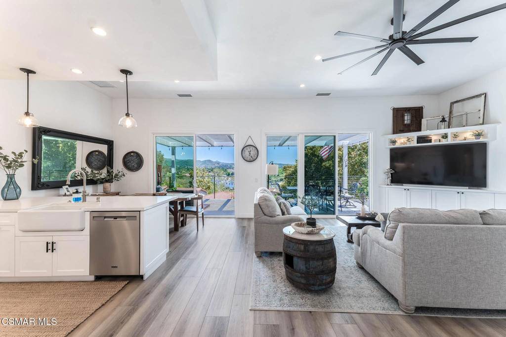 Westlake Village, CA 91361,32364 Saddle Mountain DR