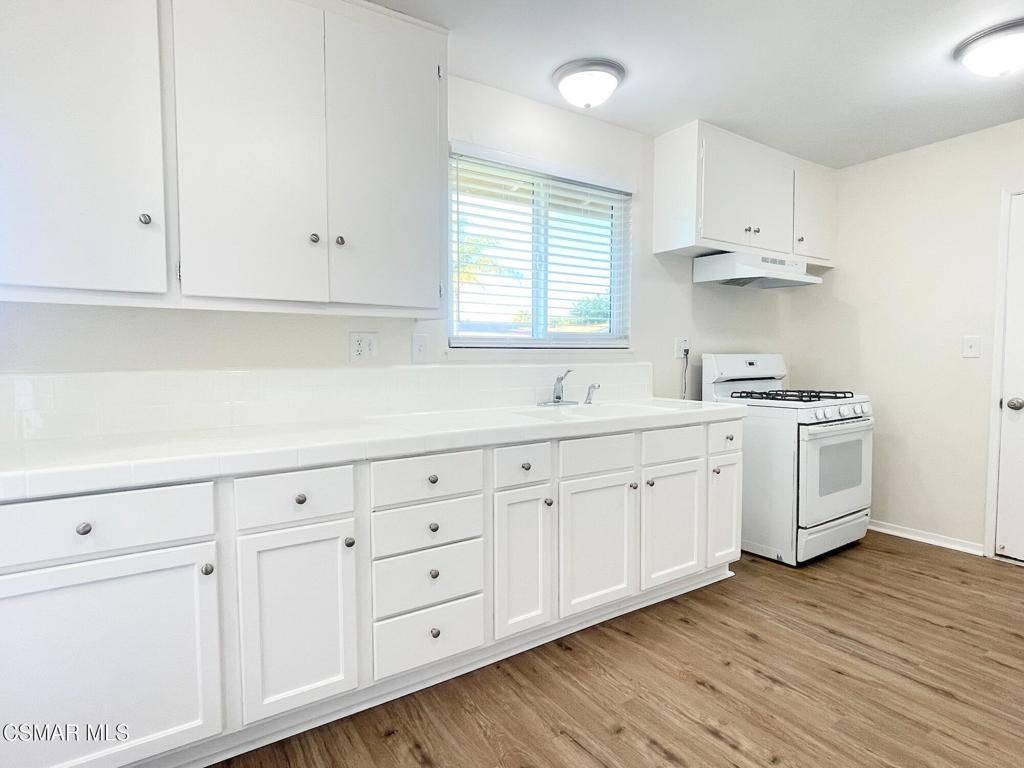 Simi Valley, CA 93065,1596 Casarin AVE