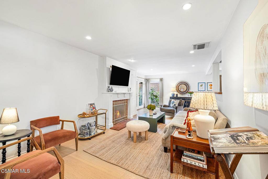 Sherman Oaks, CA 91423,14126 Hartsook ST