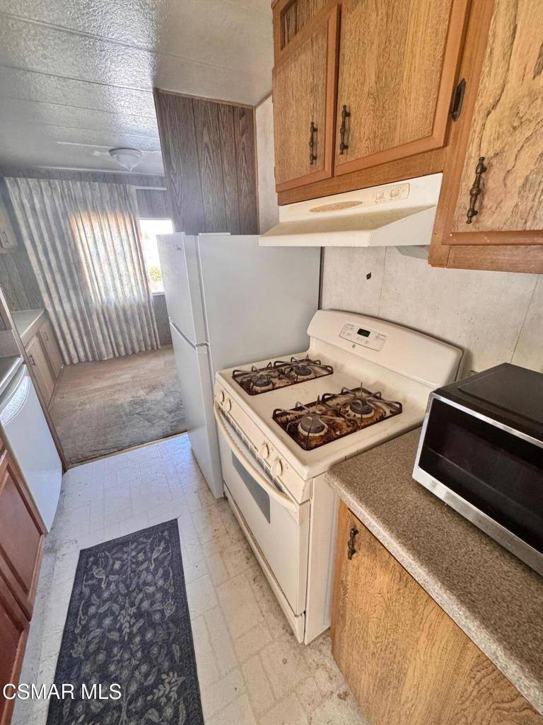 Newbury Park, CA 91320,16 Robertson WAY