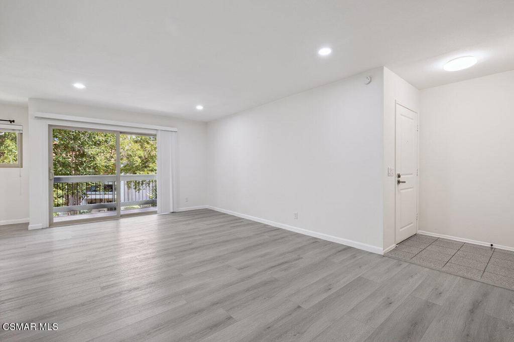 Calabasas, CA 91302,4716 Park Granada #199