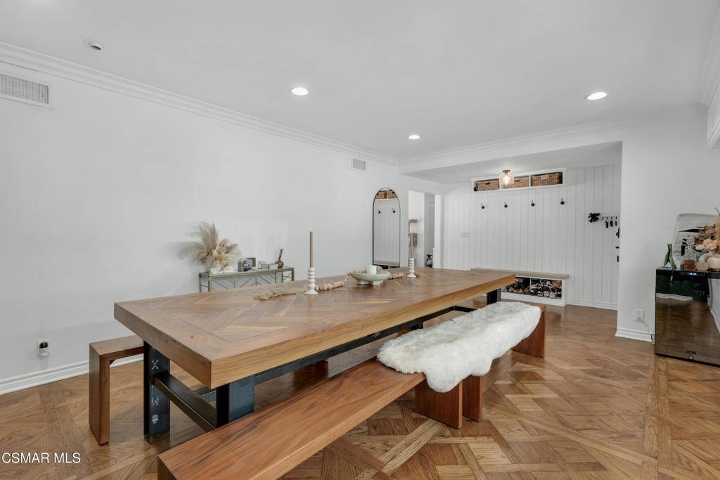 Canoga Park, CA 91303,22250 Marlin PL