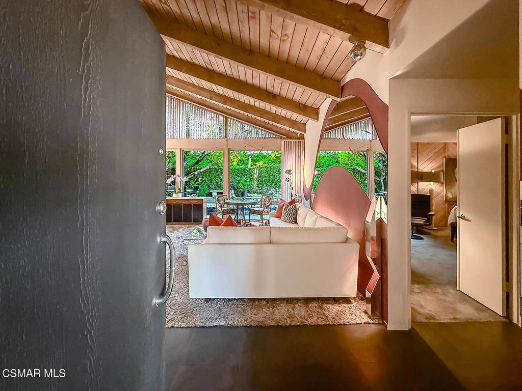 Westlake Village, CA 91361,1023 Barrow CT