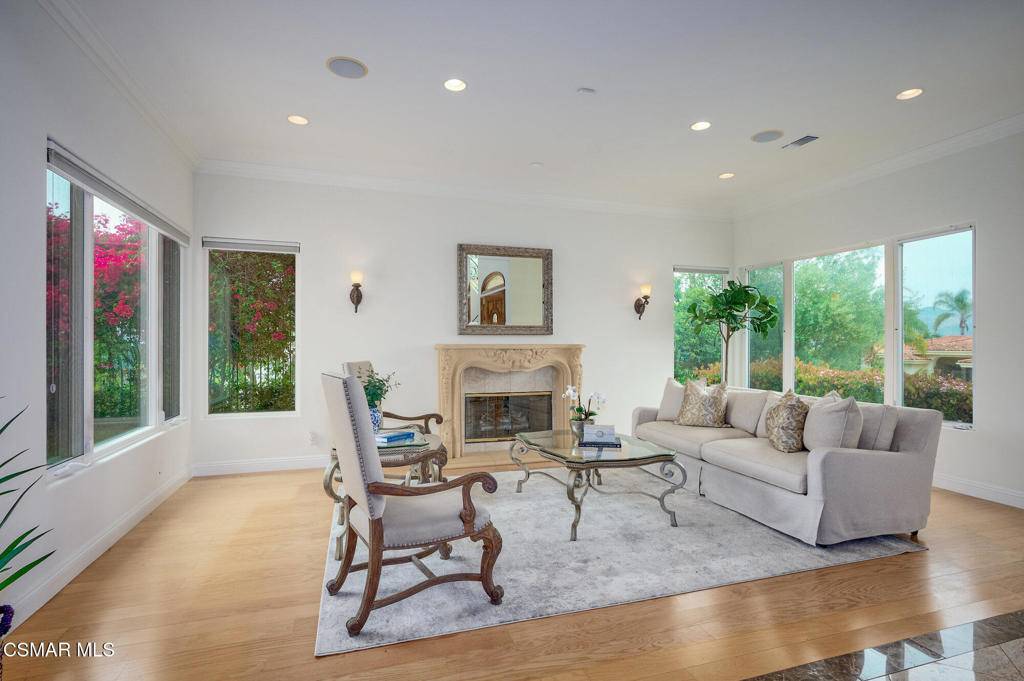 Camarillo, CA 93012,7111 Los Coyotes PL