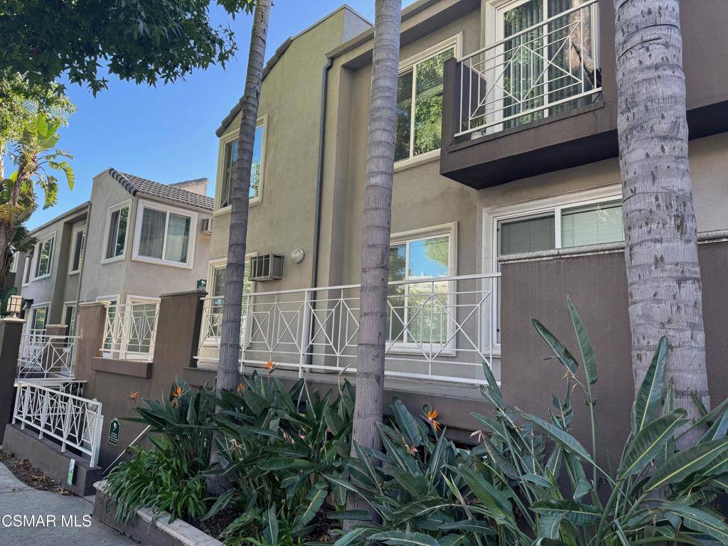 Burbank, CA 91505,355 N Maple ST #242
