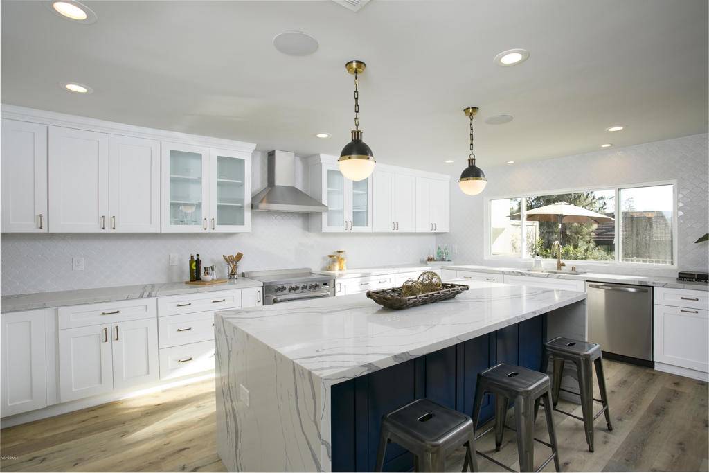 Westlake Village, CA 91361,32107 Beachview LN