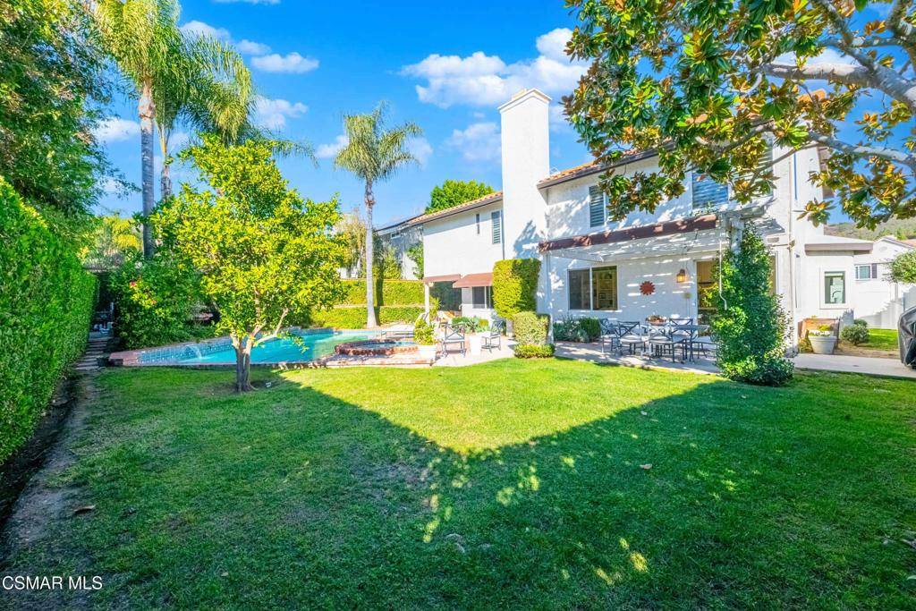 Agoura Hills, CA 91301,5825 Green Meadow DR