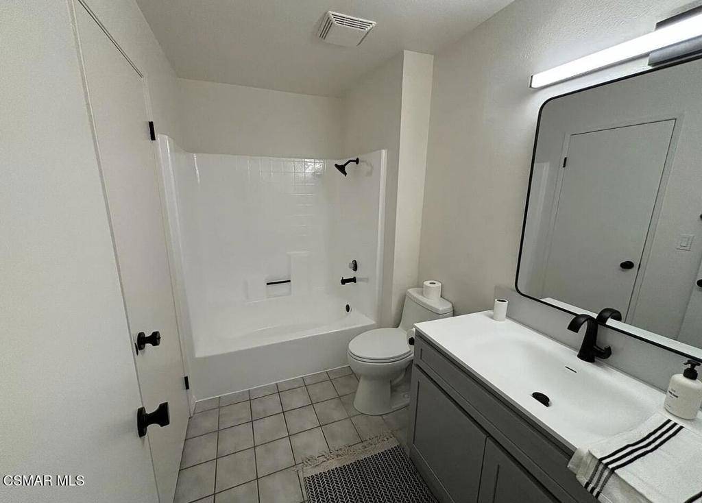 Agoura Hills, CA 91301,4240 Lost Hills RD #3107