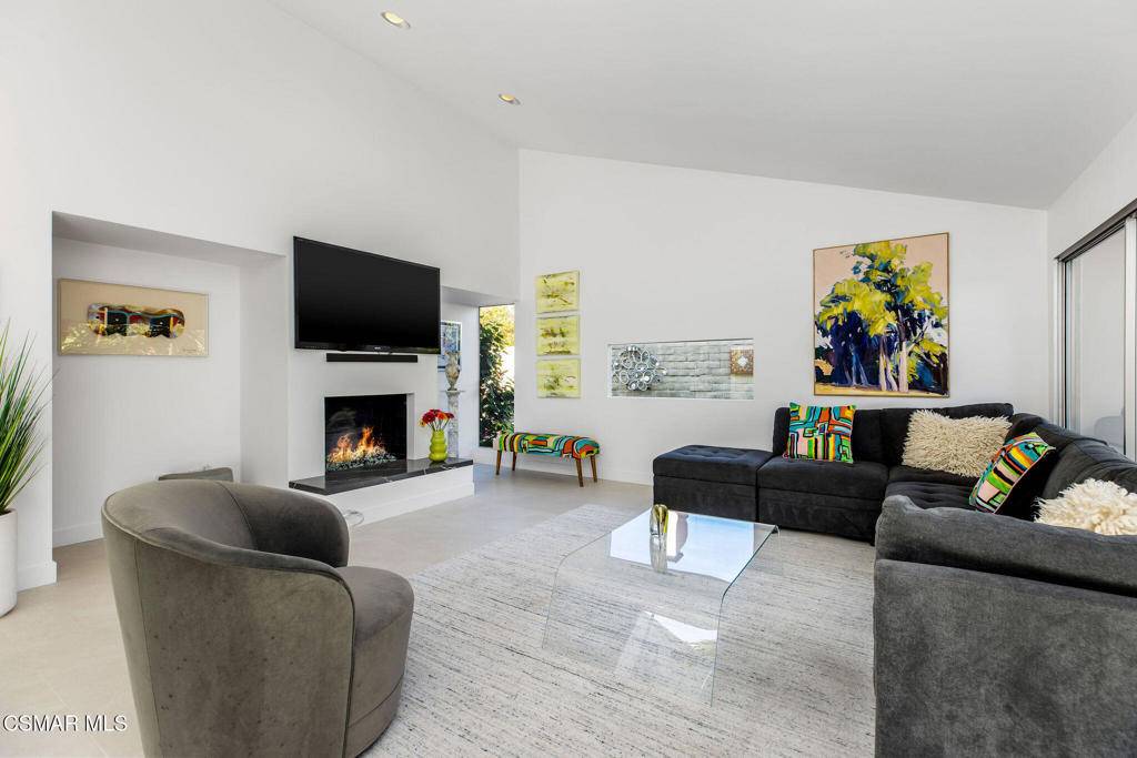 Westlake Village, CA 91361,4516 Knightsgate RD