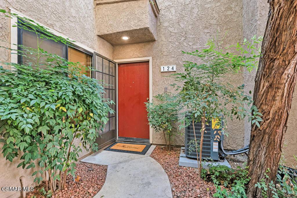 Simi Valley, CA 93063,2327 Archwood Lane #124