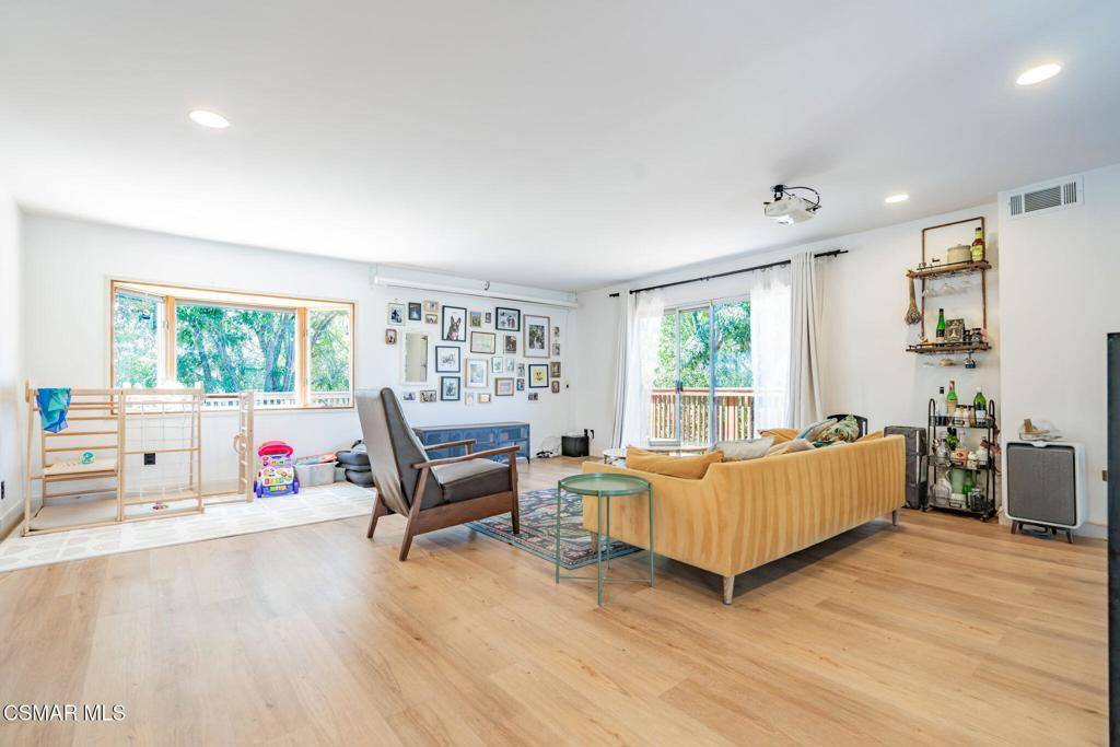 Newbury Park, CA 91320,155 Maple RD