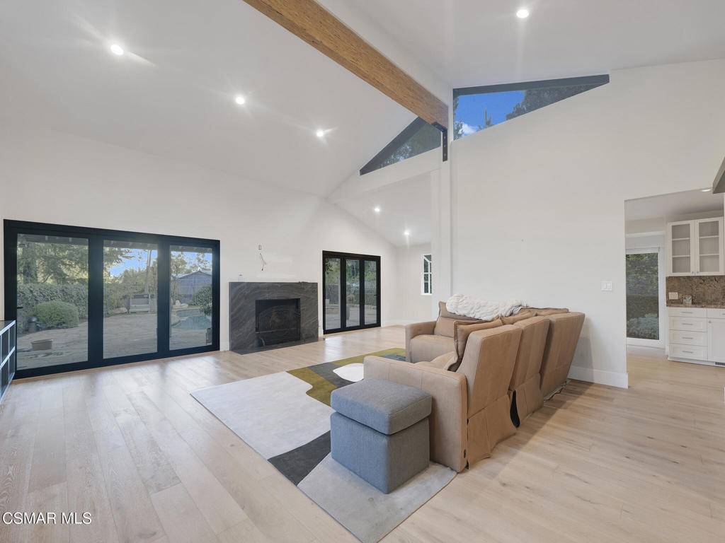 Encino, CA 91436,17032 Cotter PL