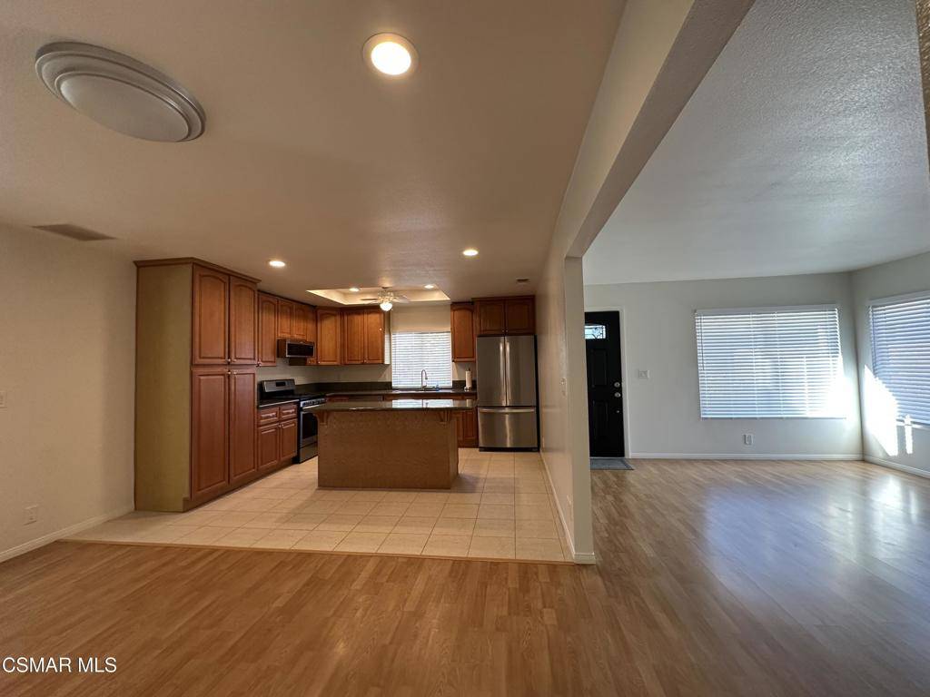 Simi Valley, CA 93063,6495 Hope ST