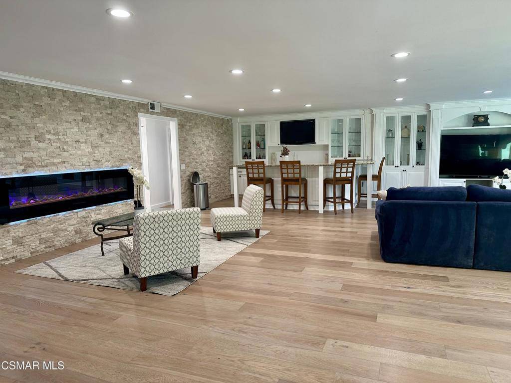 Westlake Village, CA 91361,31923 Watergate CT