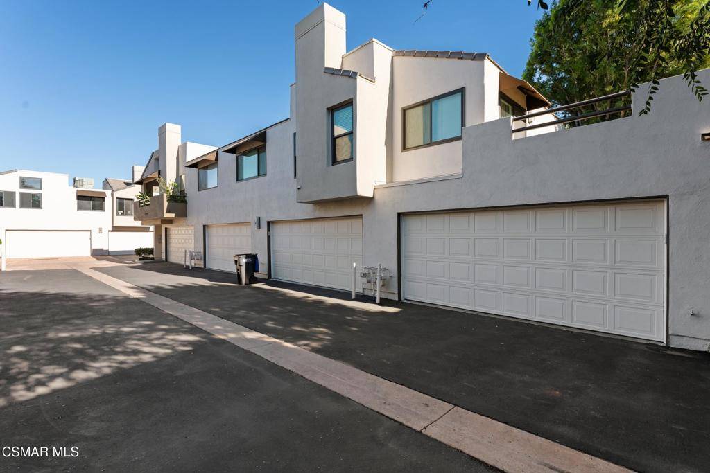 Calabasas, CA 91302,4265 Las Virgenes RD #4