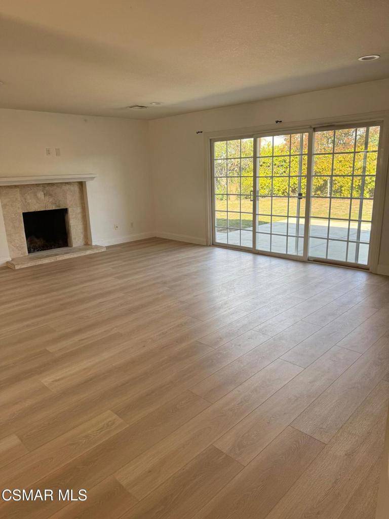 Thousand Oaks, CA 91360,161 Teasdale ST