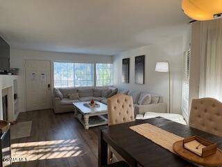 Calabasas, CA 91301,4240 Lost Hills RD #2901