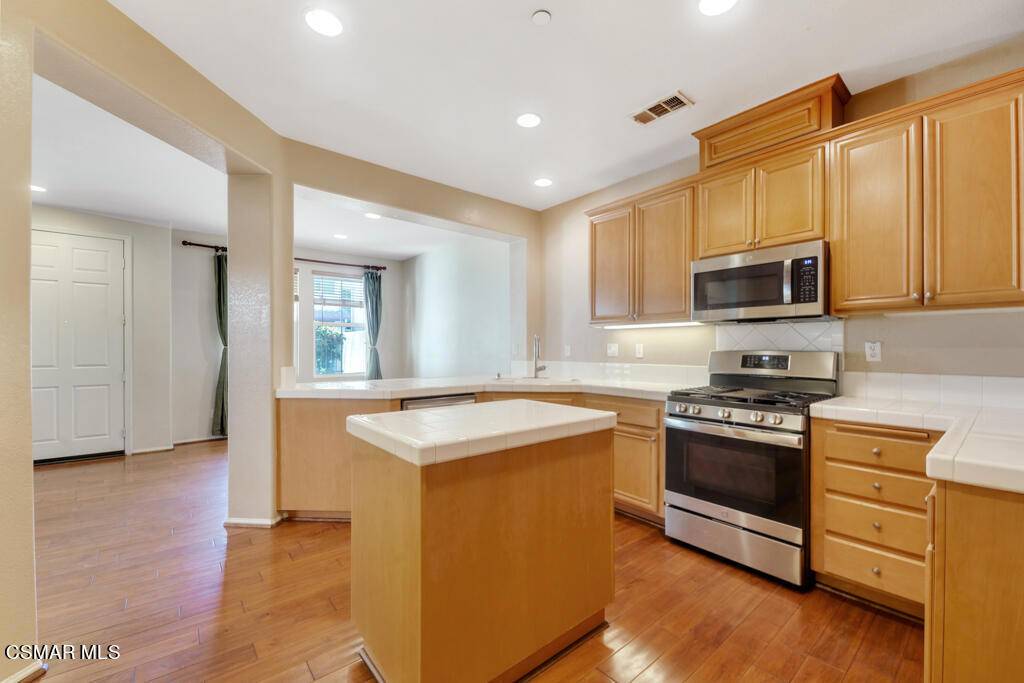 Newbury Park, CA 91320,122 Via Katrina